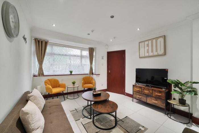 Beautiful 4BR London home, parking and garden