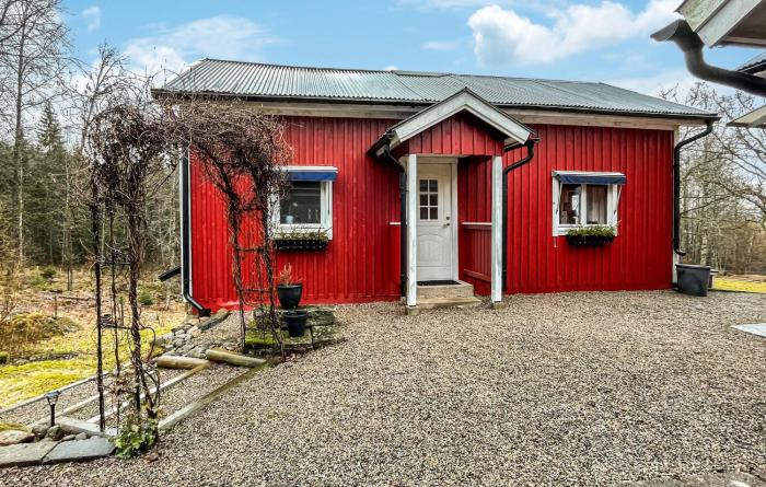 Awesome Home In Fristad With Wifi