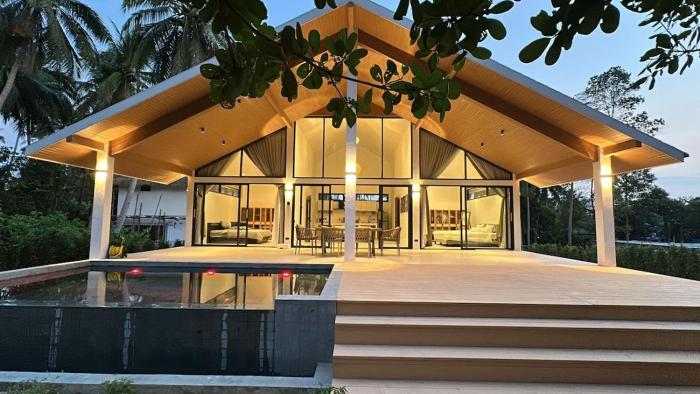Tropical 2BR Jungle Pool Villa near Srithanu