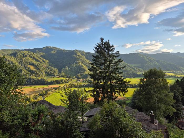 Casa Bella Vista Apartment with Panoramic Views and Sauna near Red Bull Ring Spielberg