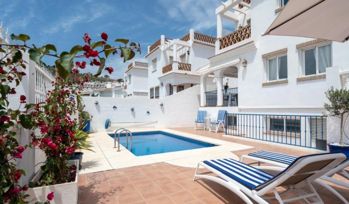 Marina Bella House - Sea view and private pool, up to 8 persons