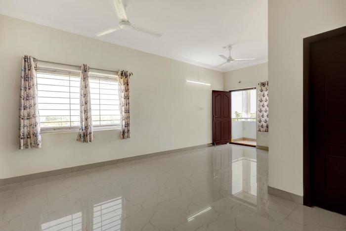 Super OYO Hotel O Ramaraopet Near Kakinada Beach