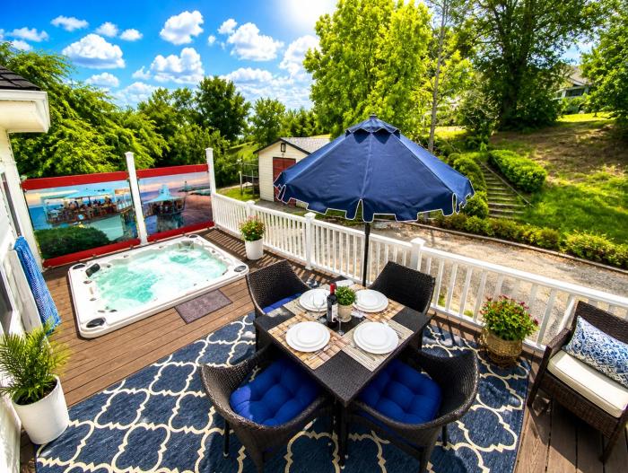 20% Off May WeekDays Near Wineries WJacuzzi