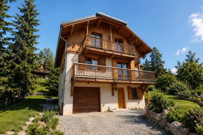 Apt or chalet near the slopes Les Orres