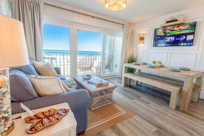 Oceanfront Luxe Condo, Sleeps 7