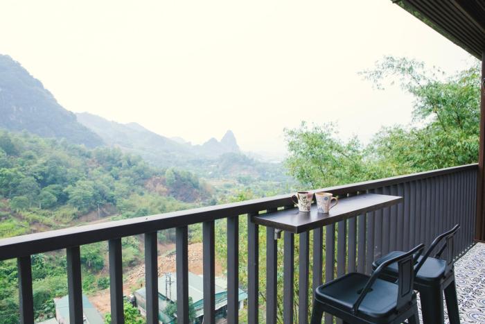House on a hill with stunning views Hoa Binh Lake