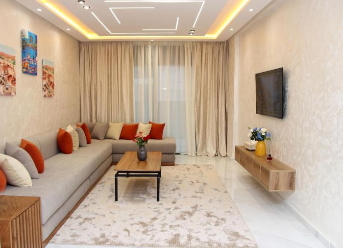 Bright apartment with 2 terraces near the beach