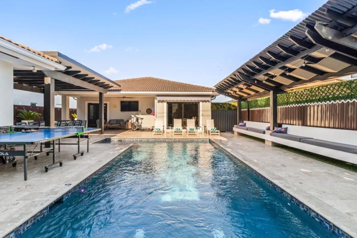 Villa Sunset by Glam Homes
