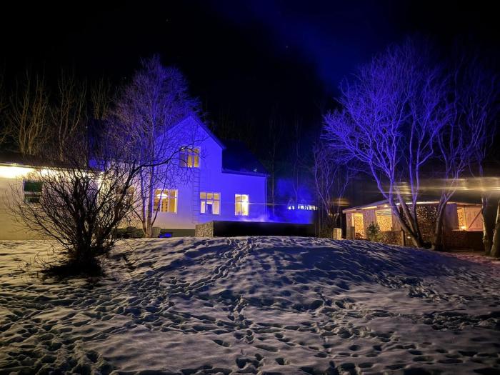 Prestssetrið - Luxury Lodge near Akureyri with large hot tub