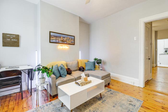 Walkable Lawrenceville Townhome w Patio!