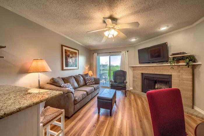 RRC A203 Sweet Retreat On The Comal