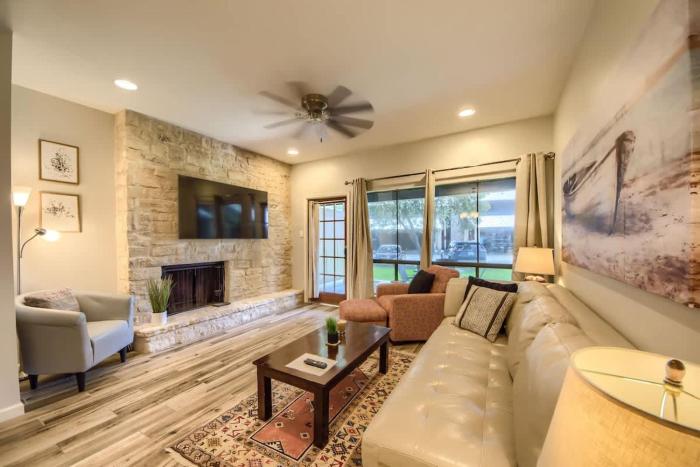 CW C101 Condo de Comal
