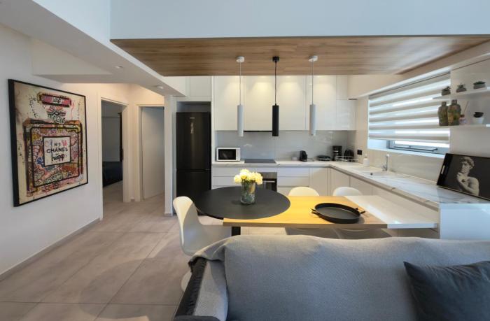 Rhodes Diamond luxury flat in the heart of town