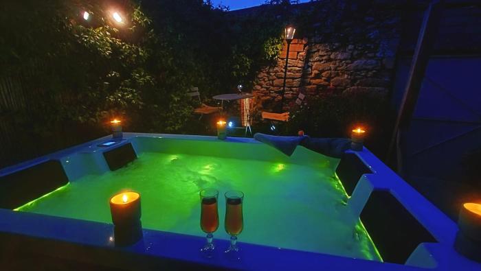 Séjour bien être avec spa privatif dans un presbytère de charme près de la Cité de Carcassonne et du Canal du Midi