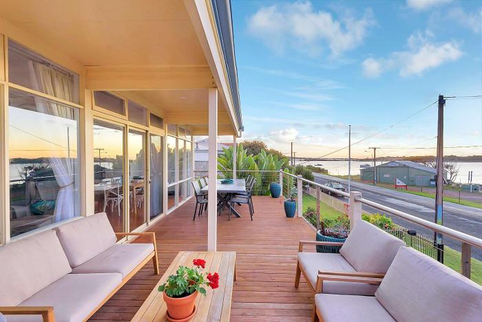 Riverfront Escape- Space to Unwind