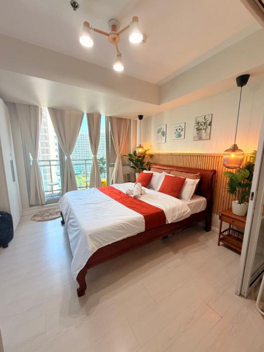 Azure Destinys Suites St Tropez 1205