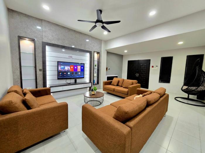 Spacious Cozy Homestay for Families & Groups BATU PAHAT