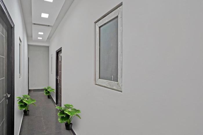Signature Hotel Noida-62