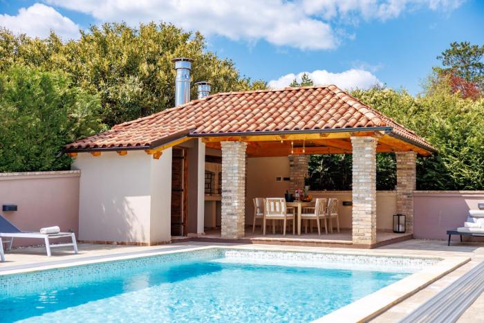 Lux pool Villa Zen - located in peaceful village near Rijeka and Opatija