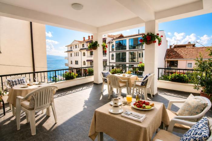 Villa Dudan LakeView Terrace & Parking available