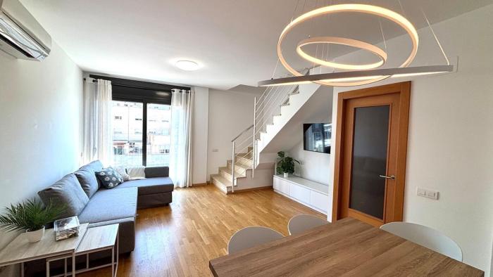 Family Duplex in the Olympic Area by Prestigi