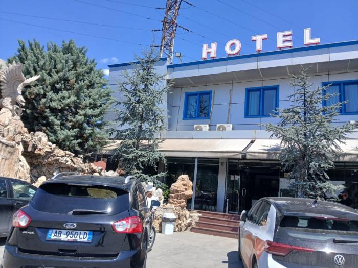 BAR RESTORANT HOTEL ALPET Elbasan