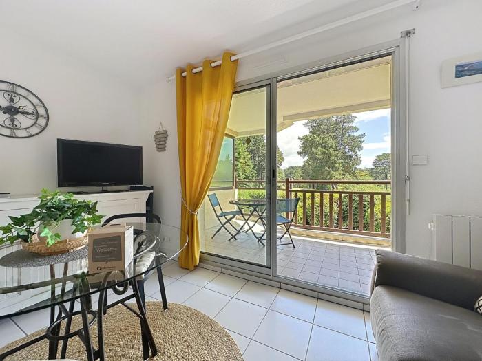 Apartment Les Terrasses du Golf by Interhome