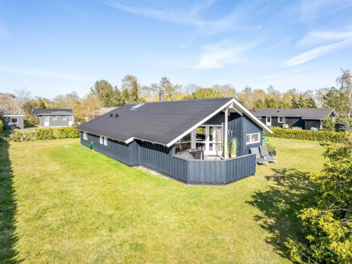 Holiday Home Roope - 800m from the sea by Interhome