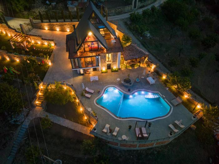 Sunrise House - Swimming Pool