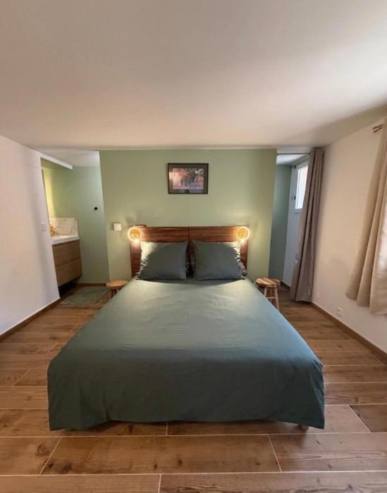 Studio vert à 400 m de la plage