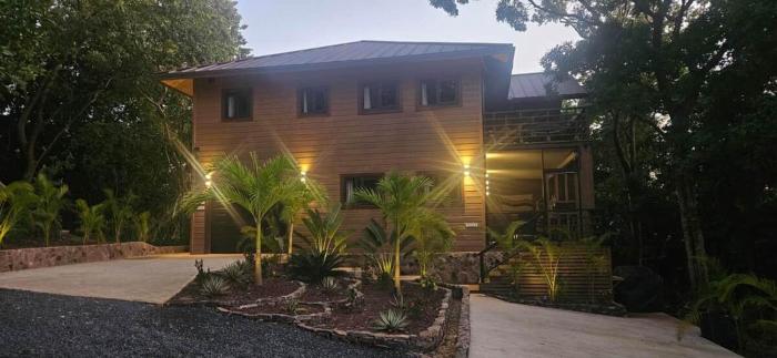 Luxury Jungle Villa w Private Pool•Steps to Beach