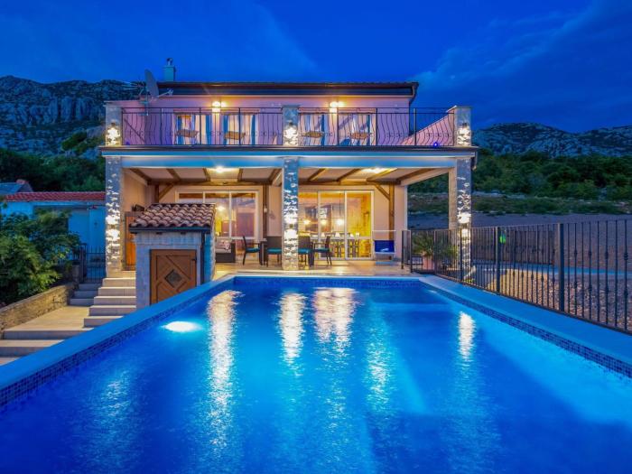 Holiday Home Meerblick Ferienvilla Haus Lucija mit Pool by Interhome