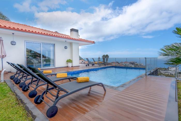 Villa Longtail by LovelyStay