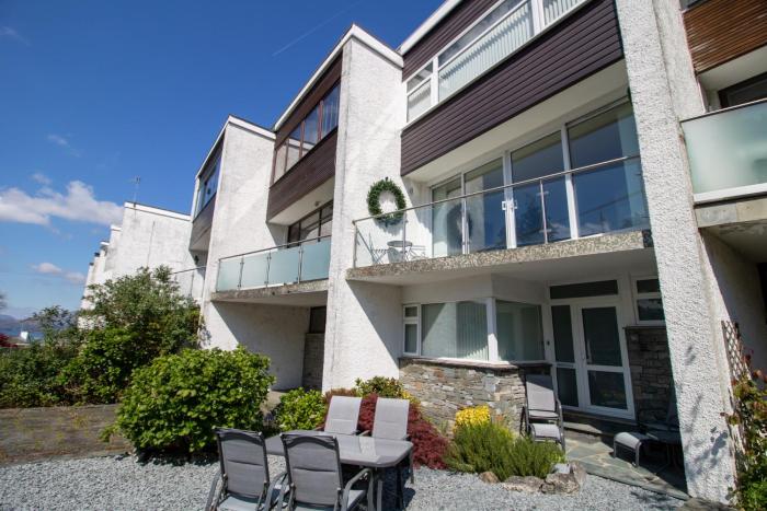 Nearmere, Slps 8, Central, Parking, Balcony, Views