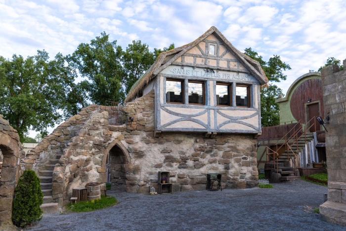 Marina Coswig Haus der Bäderinnen unten