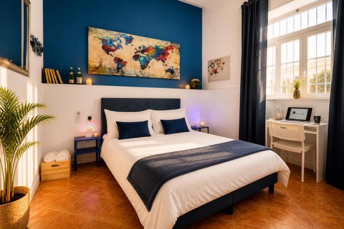 Murales In Bed Quartieri Spagnoli