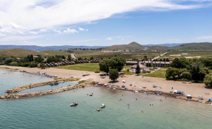 Serenity Now - Ideal Beach, Hot Tub, Games, BBQ, Amazing Views