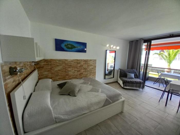 Sea view studio in Puerto Colon Terrace and pool