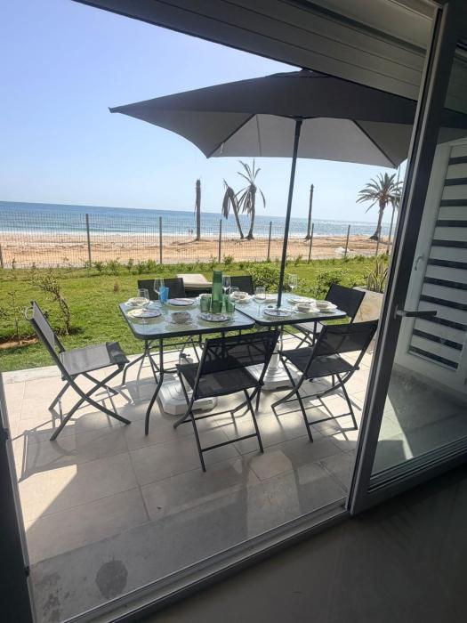 Magnifique logement pied dans leau avec piscine