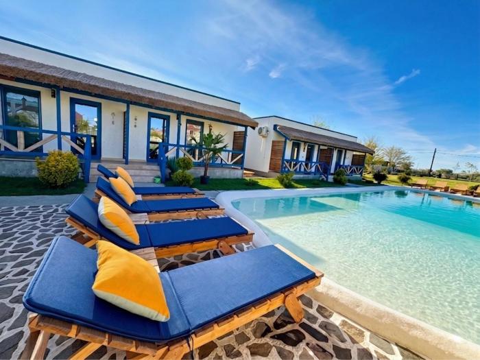 Delta Land Bungalows