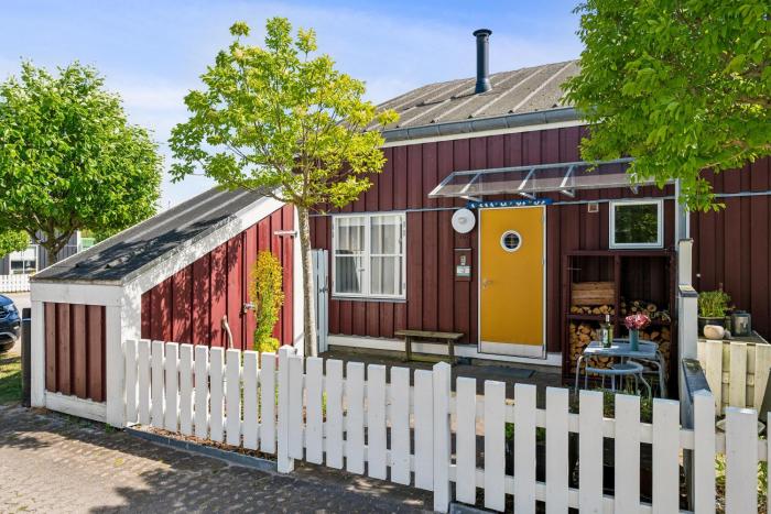 Cozy Holiday Home With Beautiful Sea View In Øer Maritime Holiday Village