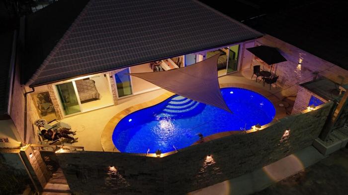 Pool Villa Pattaya 4 Bedrooms