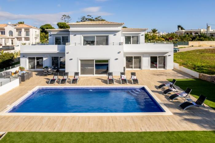 Villa Benisamar Beautiful And Elegant 5 Bedroom - Short Walk Carvoeiro