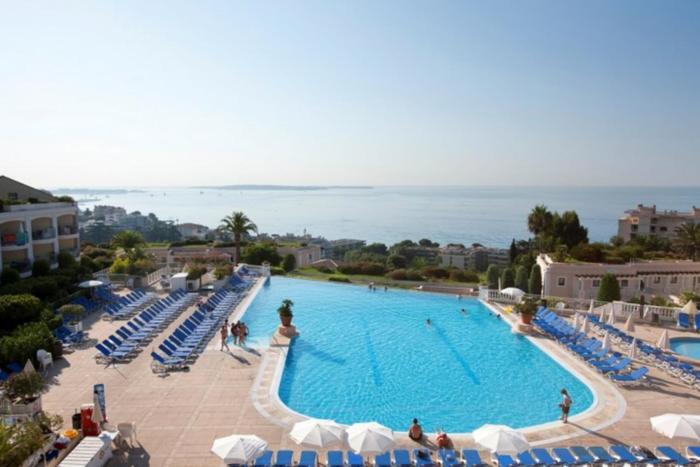 Apartment with AC terrace sea view swimming pool parking -BENAKEY