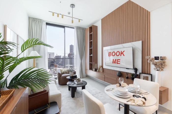 StayShort - JVC 1 bed Sleeps 4 with Private Balcony