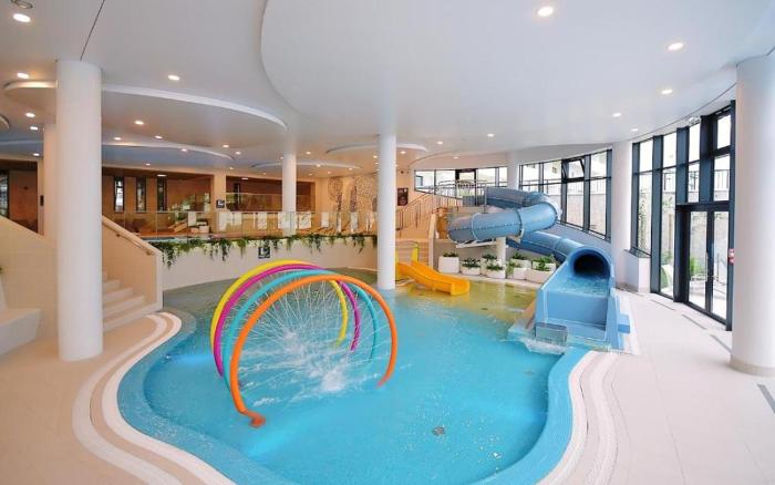 APT Nadmorskie - Polanki AQUA z basenem i strefą SPA oraz parkigiem w cenie