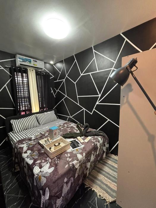 Marcus Tiny House - Black&White in Cabanatuan City
