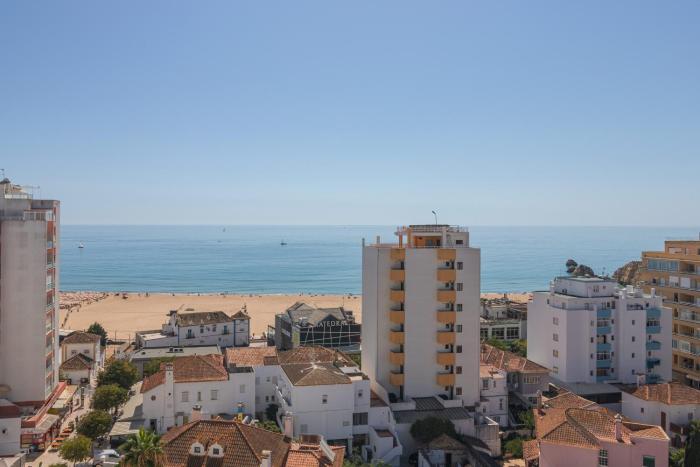 Panoramic Beach View – P. da Rocha