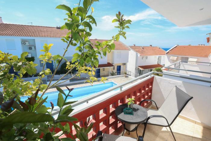 Aether Green Modern Villa