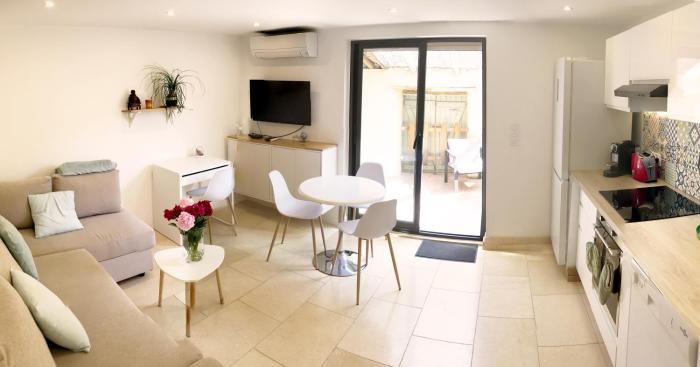 T2 cosy tout équipé avec terrasse plancha